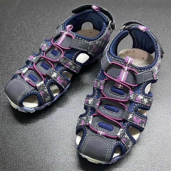 Apakowa Kids Girl Soft Sole Closed Toe Sandals SIZE 29 - Picture 1 of 13